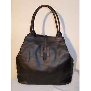 Superb black leather handbag